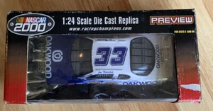 2000 Racing Champions - Joe Nemechek #33 - OAKWOOD HOMES 1:24 - Picture 1 of 5