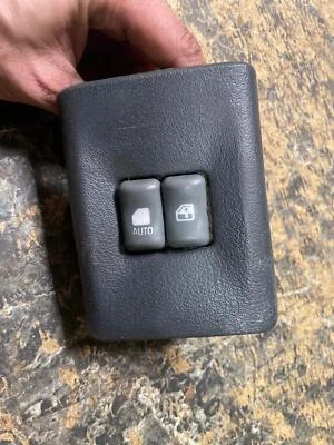 Interruptor de puerta delantero PONTIAC SUNFIRE 98 99 00 01 02 03 04 05 Foto 1 de 3