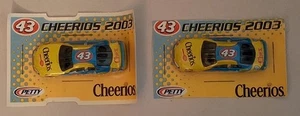Menge 2 Richard Petty Cheerios Müslischachtel #43 NASCAR Druckguss 1/64 Brandneu  - Bild 1 von 10