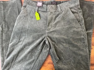 Brixton Corduroy Repreve Men’s Size 32x32 Chino Regular Forest Green ~ NWT - Picture 1 of 7