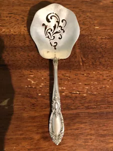 Servidor de ley esterlina antiguo hecho en inglés. Servidor de tomate/pepino. 101 gramos pesados - Imagen 1 de 5