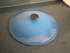 Le Creuset Coperchio di Ricambio Ghisa Blu #32 per Pentola 7 1/4 Quart *SOLO COPERCHIO* - Foto 1 di 4
