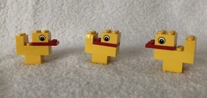 LEGO Minifigures Easter Chicks #852995 - 100% Complete/Assembled - Foto 1 di 2