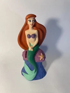 Vintage Die kleine Meerjungfrau Münzbank Hartplastik Walt Disney Spielzeug Ariel - Bild 1 von 8