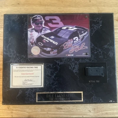 2 piezas de pared Dale Earnhardt pieza de neumático usado con certificado de autenticidad ambos 11,5x14 Foto 1 de 4