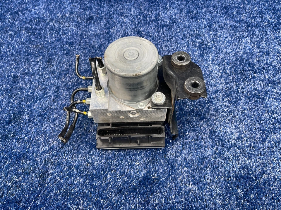 Módulo de bomba ABS Infiniti EX35 FX35 G37 2008-2013 OEM Foto 1 de 4