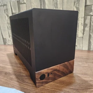 Fractal Design Terra Graphite with PCIe 4.0 Riser Mini-ITX PC Case - Black - Afbeelding 1 van 9