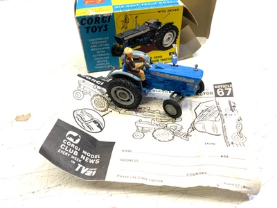 CORGI.67.FARM.1:43. FORD 5000 SUPER MAJOR TRACTOR. CARD.DRIVER  N  MINT & BOXED - Image 1 of 4