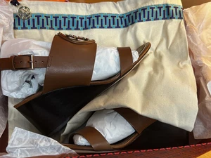 Tory Burch Metal Miller Wedge Sandal Shoe Women's Size 5.5 Tan Cognac Rose Gold - Picture 1 of 7