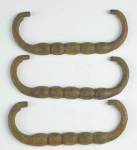 CAST IRON PRIMITIVE BAIL PULL HANDLES - LOT OF 3 - LENGTH 4" OUTER DMS-3" CENTER - Picture 1 of 3
