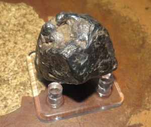 160 gm . CANYON DIABLO IRON METEORITE MUSEUM GRADE ARIZONA STAND - Picture 1 of 8