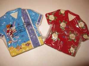 2 Platos de Caramelo Decorativos Camisa Hawaiana Radko LAUA Nuevos en Caja - Imagen 1 de 5