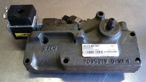 Danfoss Power Solutions 90 Series Hydraulic Control P#563510 A185623446 8800835 - Picture 1 of 15