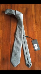 YVES SAINT LAURENT THE SIZE 7 GREY SILK TIE $ 255 - Picture 1 of 3
