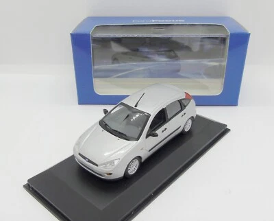 GC2698 MINICHAMPS / FORD FOCUS I PHASE I 5 PORTES 1998-2001 ARGENT 1/43 - Photo 1/4