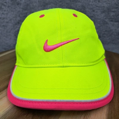 Boné Nike alça infantil tamanho 4-6X ajustável amarelo neon bordado Swoosh - Imagem 1 de 4