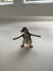 Schleich Die Schule der magischen Tiere Juri der Pinguin - Bild 1 von 1