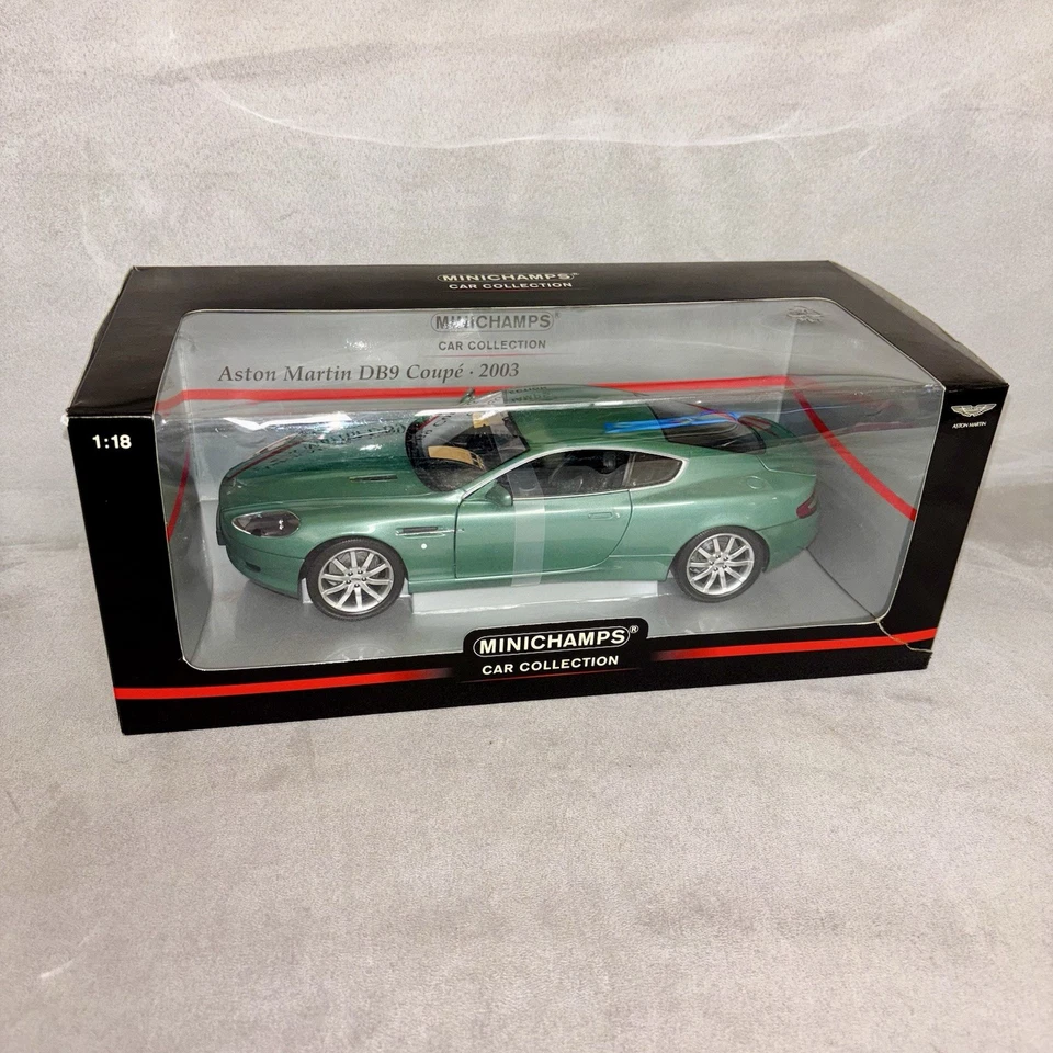 Aston Martin DB9 Coupé 2003 Green 1:18 Minichamps - Immagine 1 di 4
