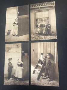 Lot de 4 Cartes postales enfants et chats dessinés rajoutés - Picture 1 of 2
