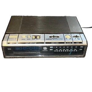 GENERAL ELECTRIC AM/FM CLOCK RADIO MODEL 7-4646A WOOD GRAIN FINISH Vintage - Picture 1 of 8