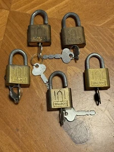 Menge 5 Walsco Vorhängeschlösser Messing Metall Schlösser mit Schlüssel Vintage klein 1,75" - Bild 1 von 2