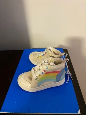 全新 TODDLER 女子 5 码 CAT & Jack Penny 高帮运动鞋 — 第 1/4 张图片