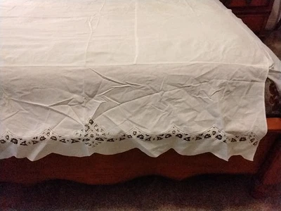  Cobertor COMPLETO Algodón Blanco Corte Apliques Bordado Borde 76" X 54"  Foto 1 de 4