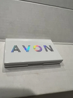 AVON Highlighter Palette in ILLUMINATE THE HOLIDAYS - Image 1 of 2