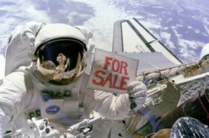 Astronaut Dale A. Gardner For Sale satellites Space Shuttle Discovery 8X12 PHOTO - Picture 1 of 1