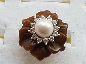 Anello Antico Argento Una Fiore con Petali Da Occhio Di Tigre , Perla E Zirconi - Picture 1 of 3