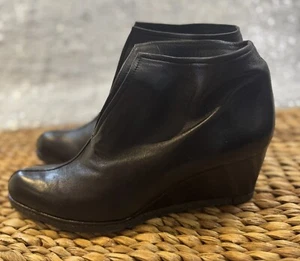 Stuart Weitzman Ankle Boots Women's Sz 8.5 Shoes M Black Leather Split Toe Wedge - Picture 1 of 12