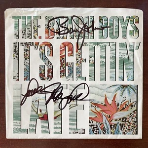 The Beach Boys Autographed “It’s Gettin’ Late” 45 Vinyl Record Mike Love & Bruce - Picture 1 of 7