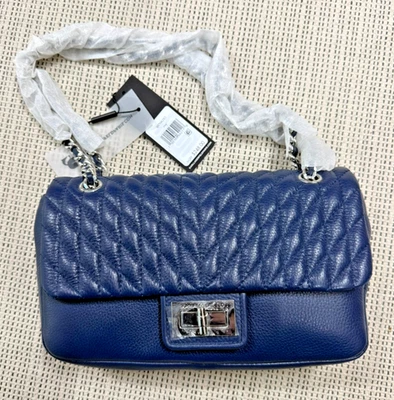 BOLSO DE HOMBRO KARL LAGERFELD AGYNESS ACOLCHADO AZUL CON CORREA DE CADENA PLATEADA $248 Foto 1 de 4