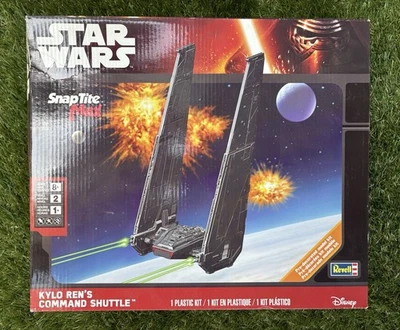 Star Wars Kylo Ren's Command Shuttle SnapTite Max Model Kit Revell 85-1826 - Image 1 of 4