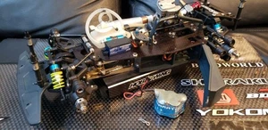 Kyosho Super 10FW04-R RC custom radio-controlled car - Picture 1 of 12