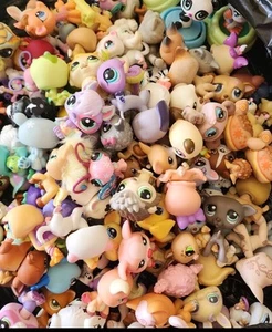Littlest Pet Shop Huge Lot Of 25 Random Pets LPS Dogs Cats Monkeys Pigs Birds - Picture 1 of 5