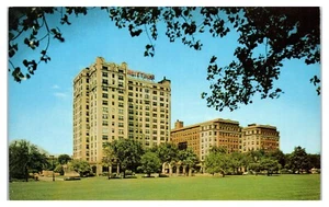 Postal de Whittier Towers Hotel Resort en Detroit Michigan - Imagen 1 de 2