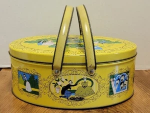 Cesta caja lata pintada amarilla con asas escenas de 1890 11"x 4 1/4" ovalada - Imagen 1 de 11
