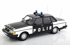 VOLVO 240 GL POLIS SWEDEN 1986 WHITE BLACK MINICHAMPS 155171497 1/18 POLICE - Picture 1 of 3
