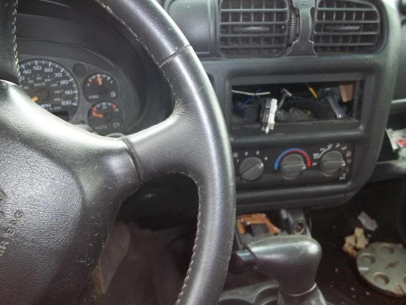 Used Left Quarter Glass fits: 2001 Chevrolet Blazer s10/jimmy s15 2 Dr front ven Foto 1 de 4