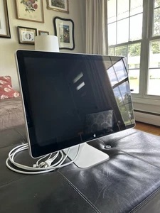 Apple Cinema Display LED A1267 24" LED Silver MB382LL/A - 1920x1200 MagSafe USB - Picture 1 of 10