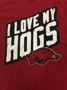 ARKANSAS RAZORBACKS OFFICIALLY LICENSED T-SHIRT Brand New 2XL Love Them Hogs - Picture 1 of 5