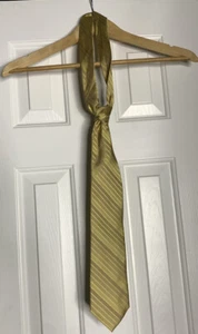 Van Heusen Mens Neck Tie 100% Silk Yellow/Gold Striped Stain Resistant - Picture 1 of 7