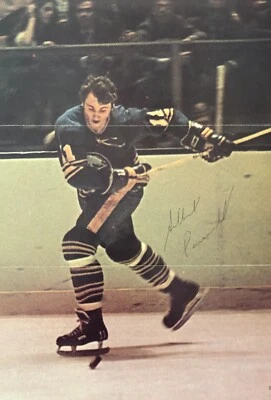 Imagen de revista firmada Gilbert Perreault — Buffalo Sabres Foto 1 de 2