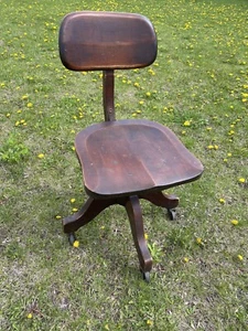 Antique 1914 Milwaukee Chair Co Medium Oak Banker Office Desk Swivel Chair - Picture 1 of 11