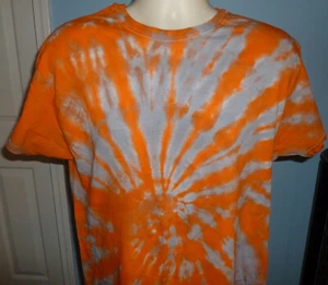 Camiseta Tie-Dye Espiral Naranja y Gris Hecha a Mano Grande L - Imagen 1 de 6
