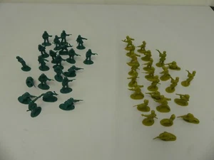 (ref288CJ) Retro Toy Soldiers Plastic Job lot 2 Colours - Picture 1 of 5