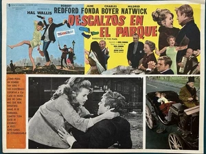 Tarjeta de lobby de Jane Fonda 1967 de Robert Redford descalzo en el parque - Imagen 1 de 4