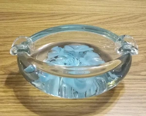 Kunst Glas Aschenbecher Briefbeschwerer St Clair Stil kontrollierte Blasen blaue Blumen - Bild 1 von 9
