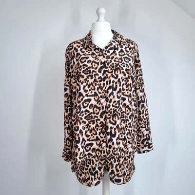 Próximo Conjunto Co-ord Estampado Leopardo 16 Pantalones Cortos Manga Larga Camisa Animal Conjunto Vacaciones Foto 1 de 4